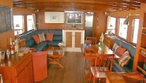 CALYPSO OF MALAHIDE -  Salon